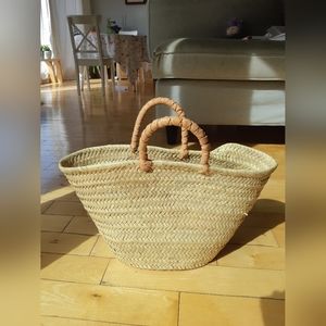 Natural fibre woven French market basket